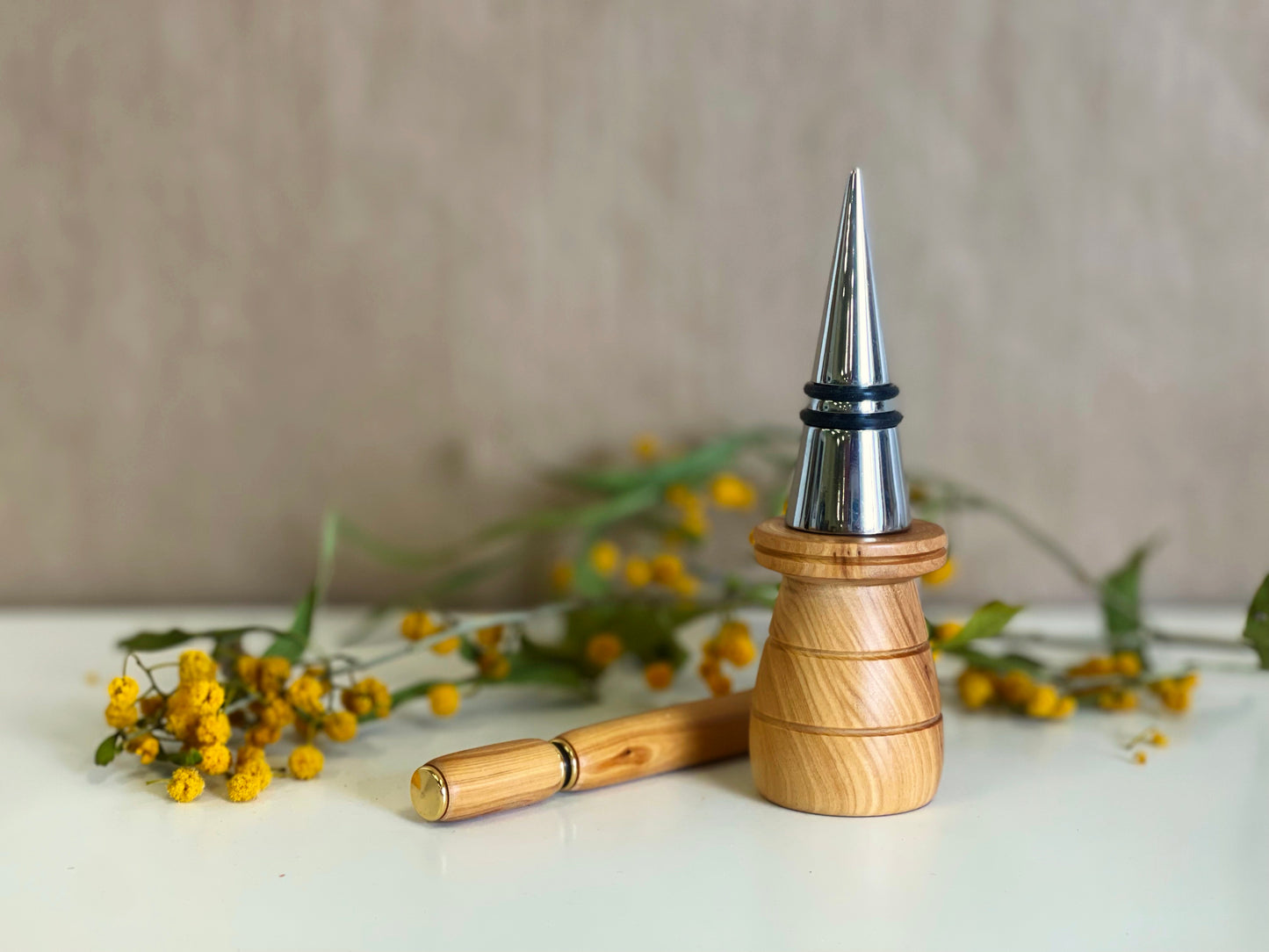 Stuart Henke Sandalwood Perfume Applicator